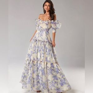 Stunning floral maxi dress with voluminous sleeves by Milla